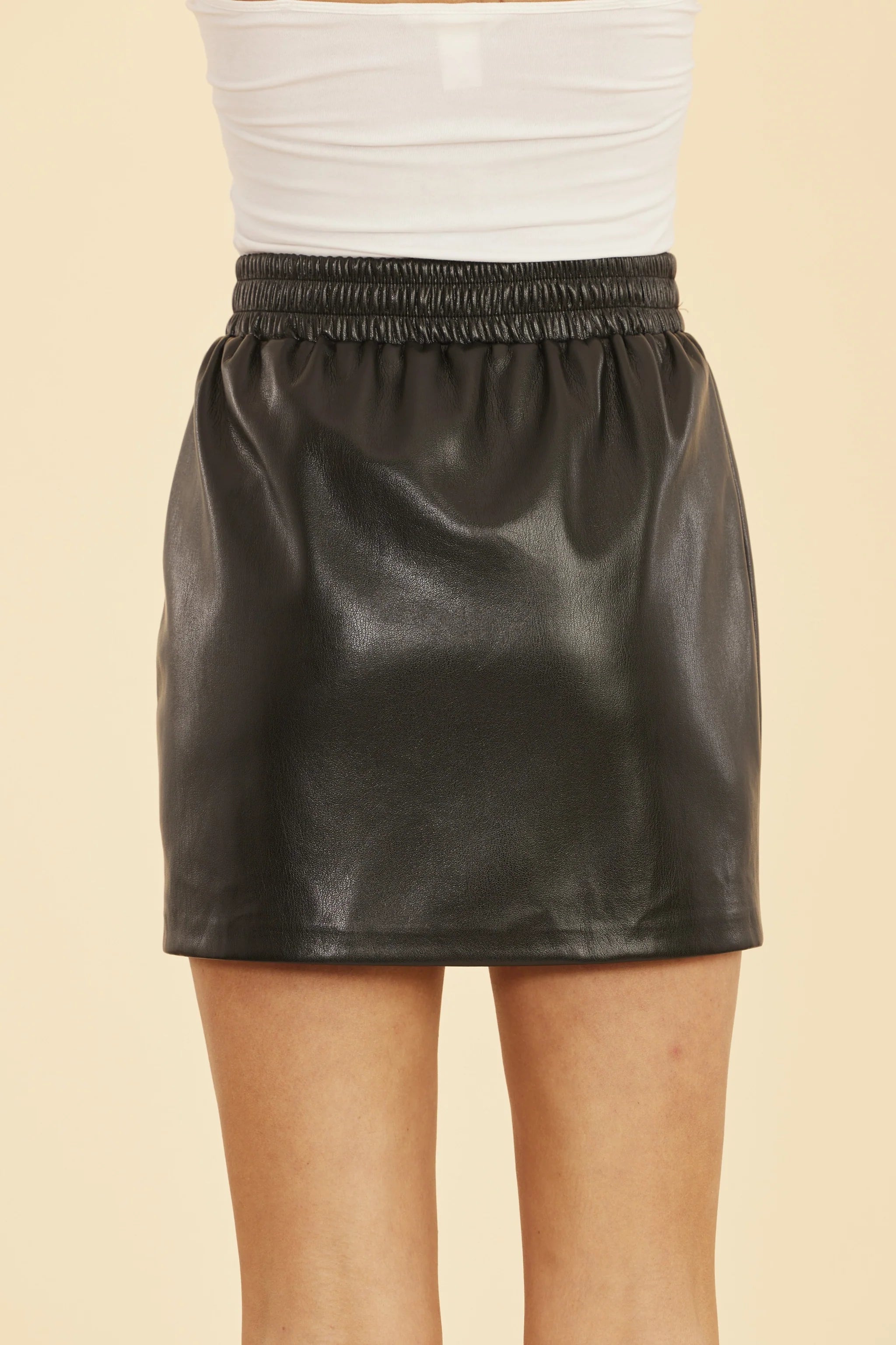 Dolce Cabo Elastic Waist Mini Skirt
