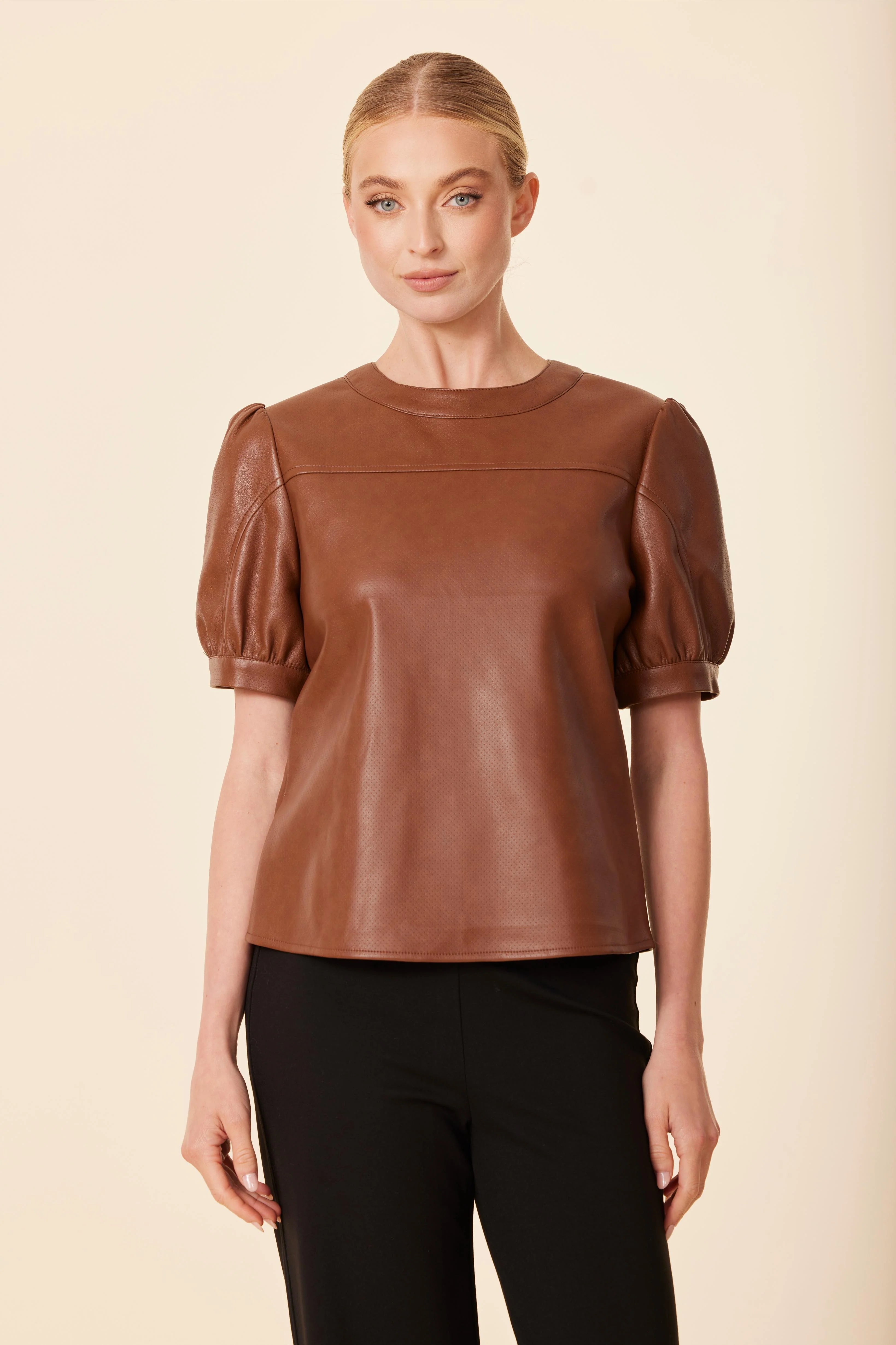 Dolce Cabo VL Perforated Puff Sleeve Top