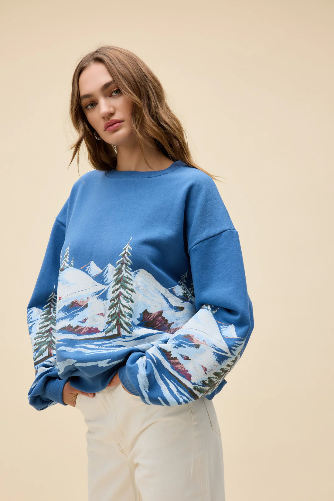 Daydreamer Alpine Ski Scene Sweatshirt