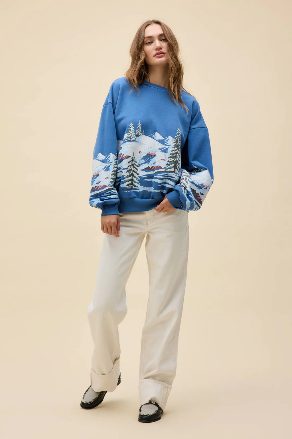 Daydreamer Alpine Ski Scene Sweatshirt