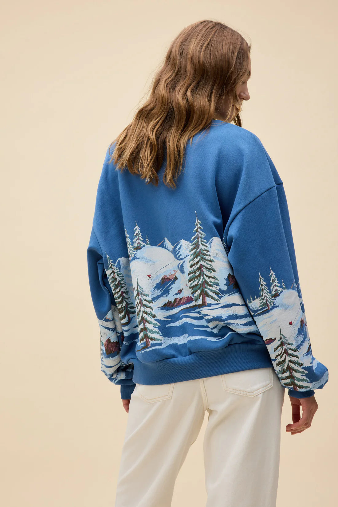 Daydreamer Alpine Ski Scene Sweatshirt