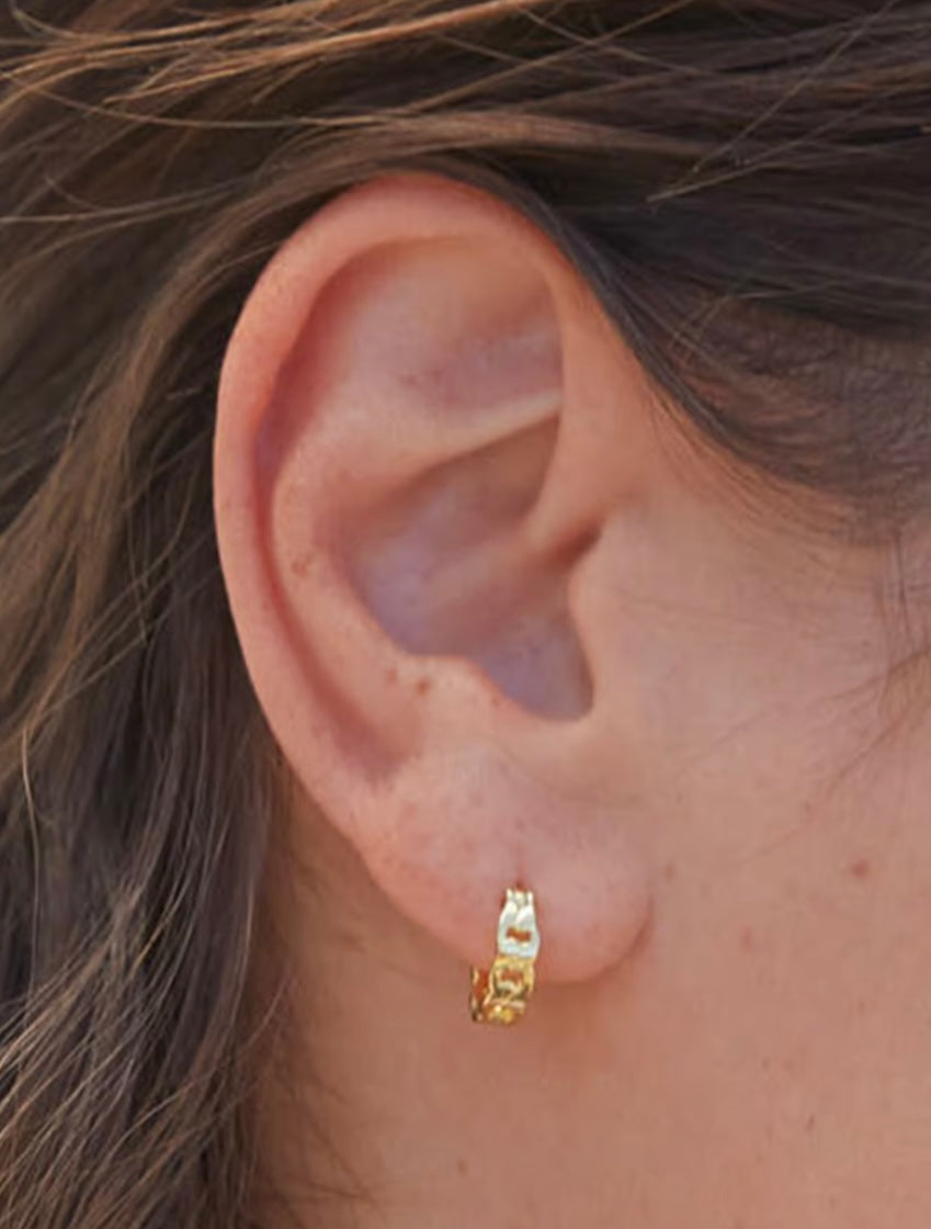 Gorjana Wilder Huggies